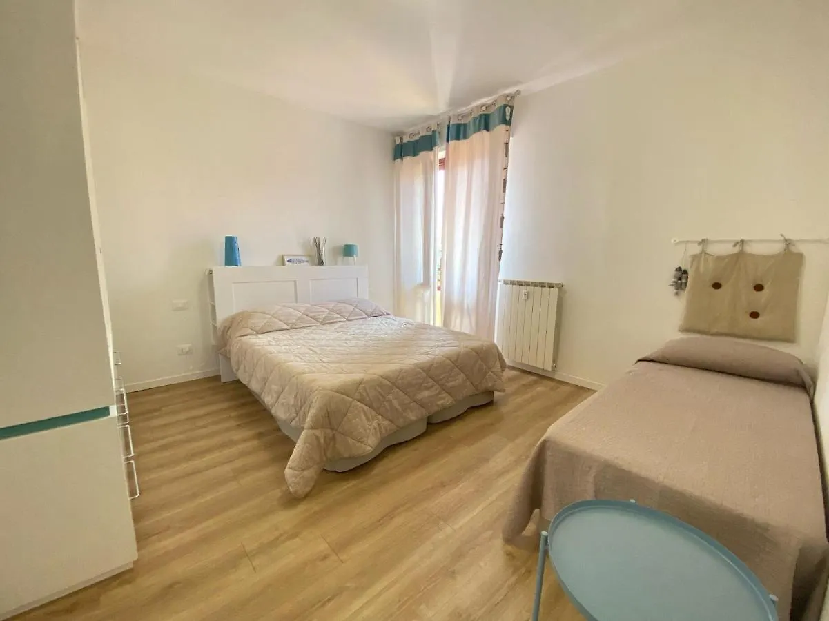 Vittoria Apartament Tirrenia 0*,  Ιταλία
