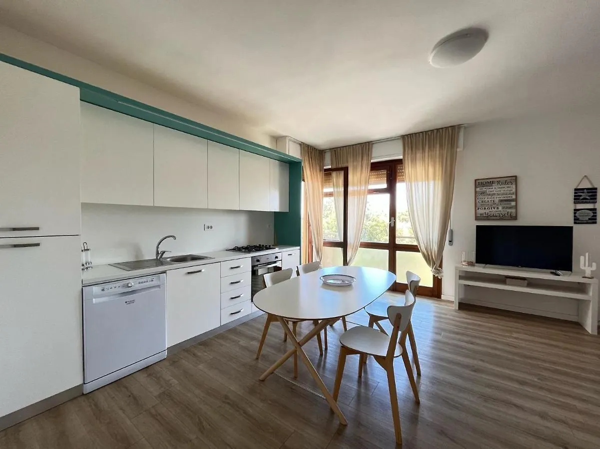 Vittoria Apartament Tirrenia 0*,