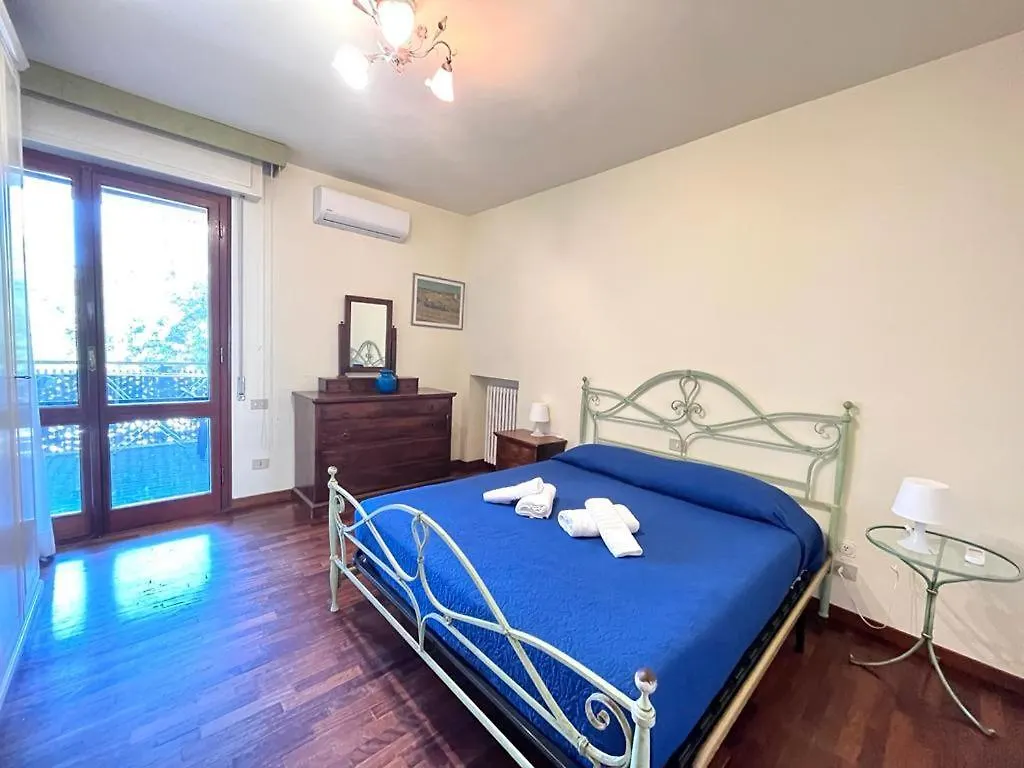 Vittoria Apartament Tirrenia