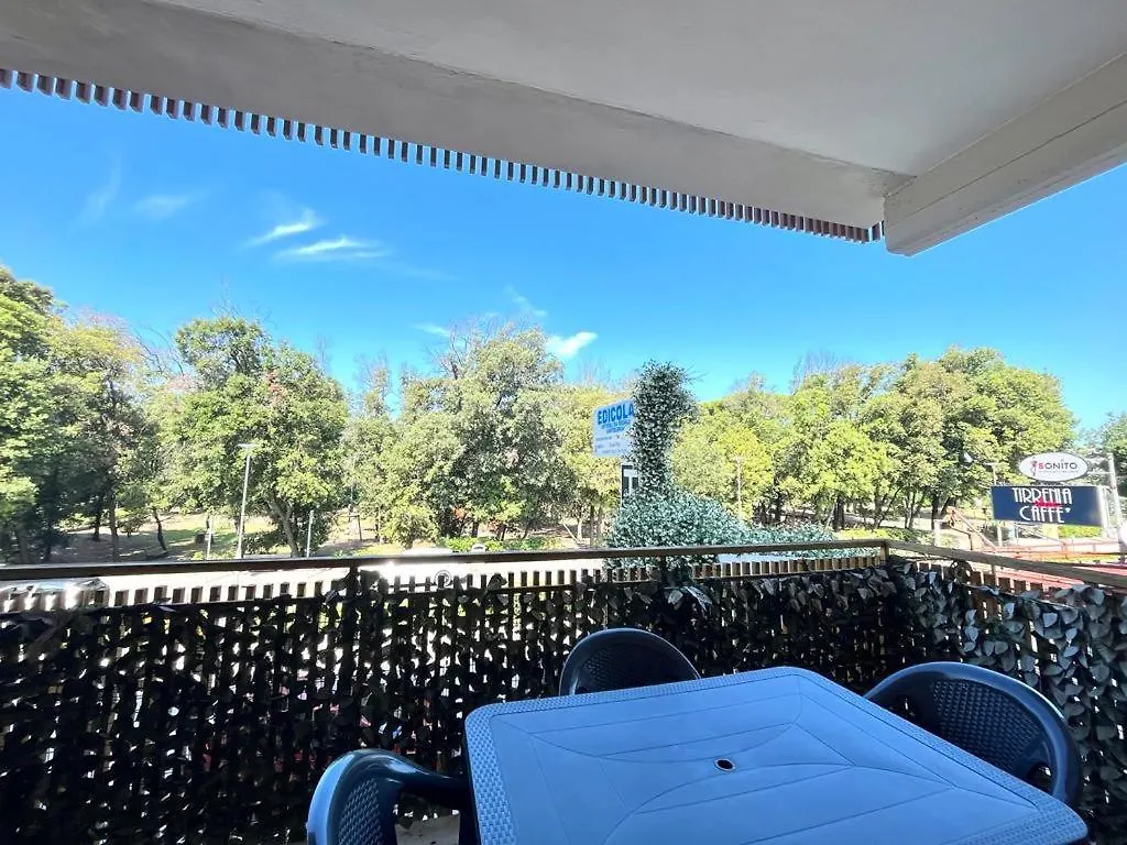 Vittoria Apartament Tirrenia