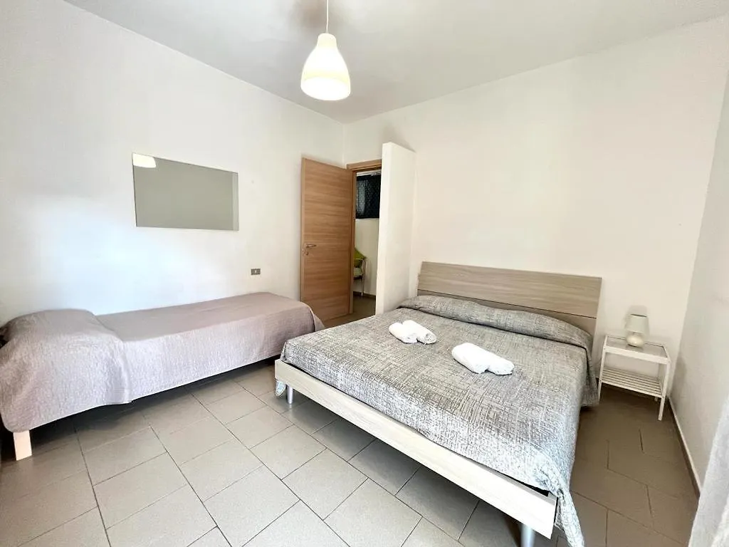 Vittoria Apartament Tirrenia 0*,  Ιταλία