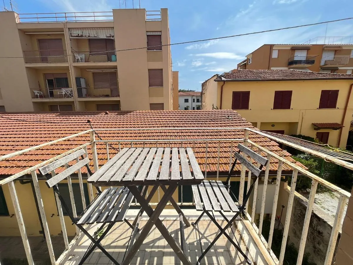 Vittoria Apartament Tirrenia Italien