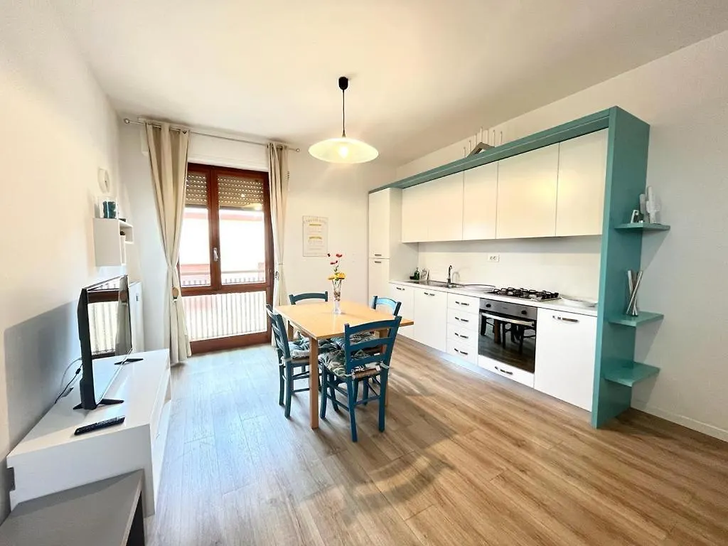 Vittoria Apartament Tirrenia
